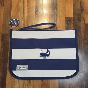 Ame & Lulu | NWT "Shore Thing" Wet/Dry Bag in Captain